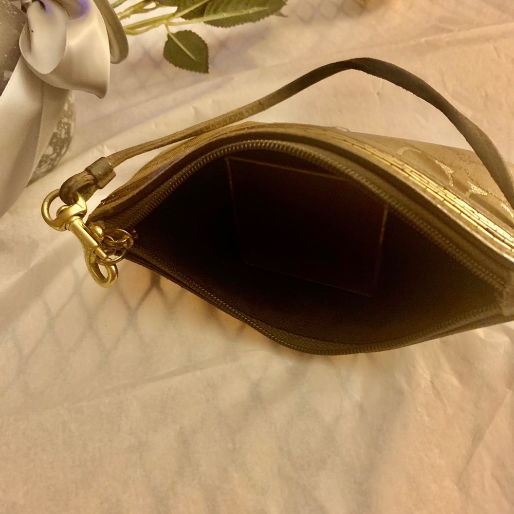 Coach Wristlet - Picture 4 of 4